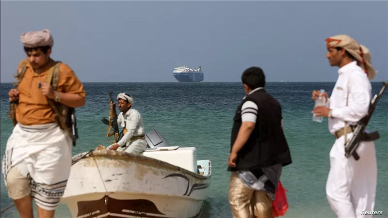 الحوثيون يعلنون استئناف حظر عبور السفن الإسرائيلية
