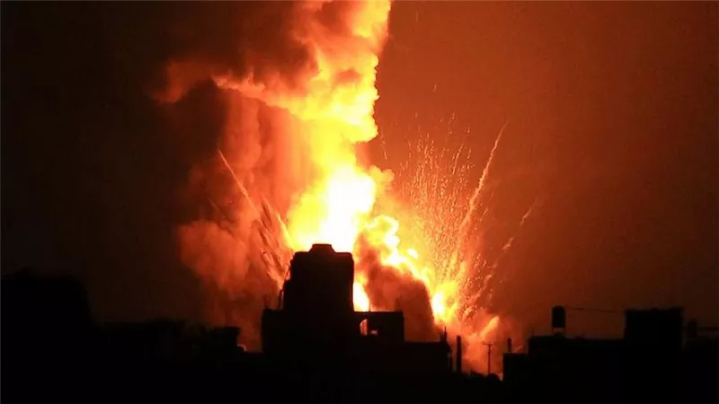 نزوح جماعي لآلاف الفلسطينيين بعد استئناف الحرب على غزة