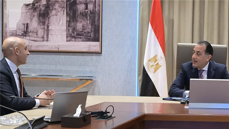 مدارس فندقية و«البكالوريا».. لماذا اجتمع رئيس الوزراء مع وزير التعليم؟