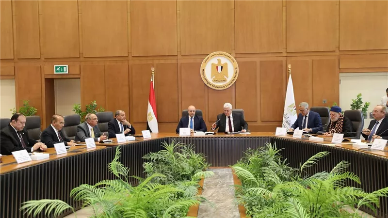 وزير التعليم العالي: الاستعانة بالعمل الأهلي تسفر دائمًا عن تجارب ناجحة
