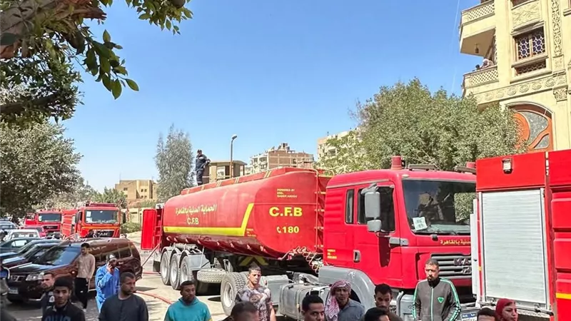 اندلاع حريق بمخزن مجاور لهيئة البريد في رمسيس.. والحماية المدنية تتدخل