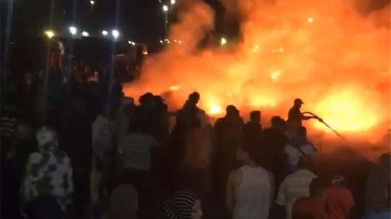 شاهد عيان على حريق جراج الخصوص: النيران التهمت 35 سيارة