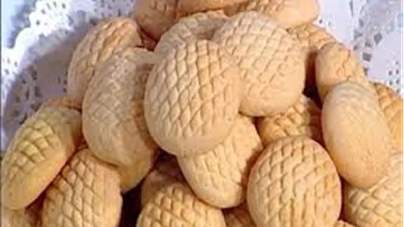 كعكة واحدة تكفي.. احذر مخاطر الإفراط في كعك العيد