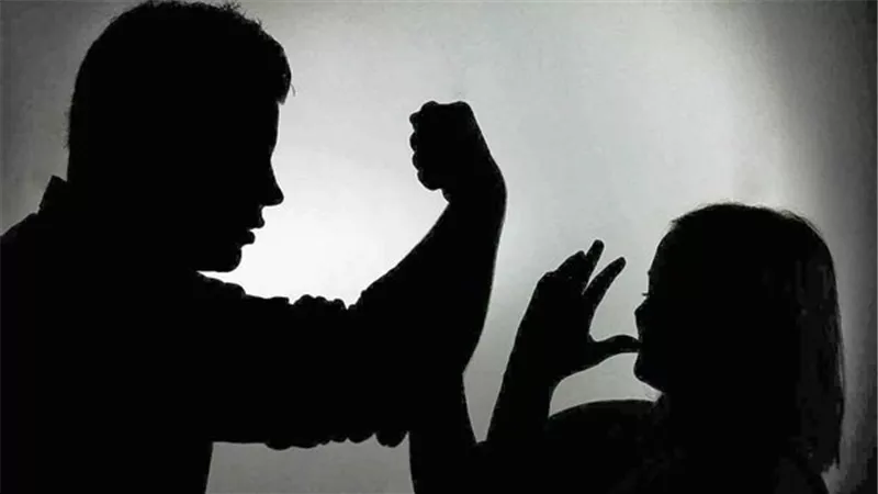 حكاية جريمة الابن العاق.. اعتدى على والدته من أجل المخدرات في الغردقة