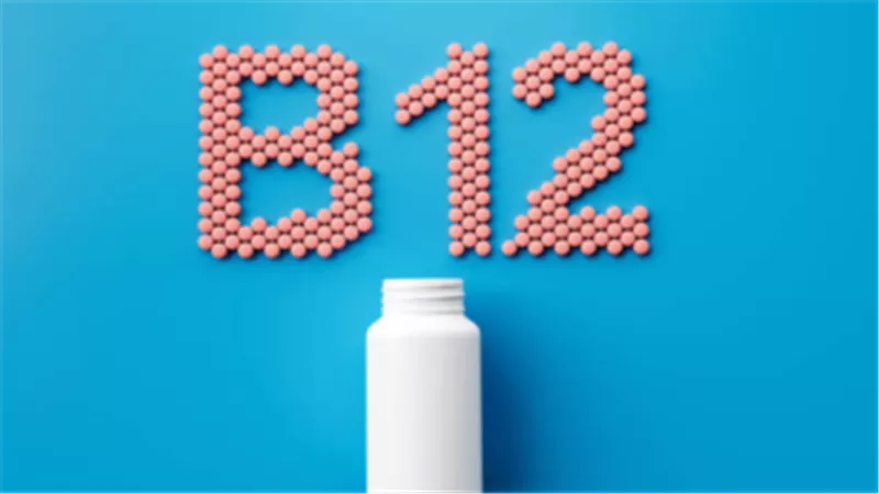 نقص فيتامين ب12.. علامات تحذيرية قد تتجاهلها لسنوات