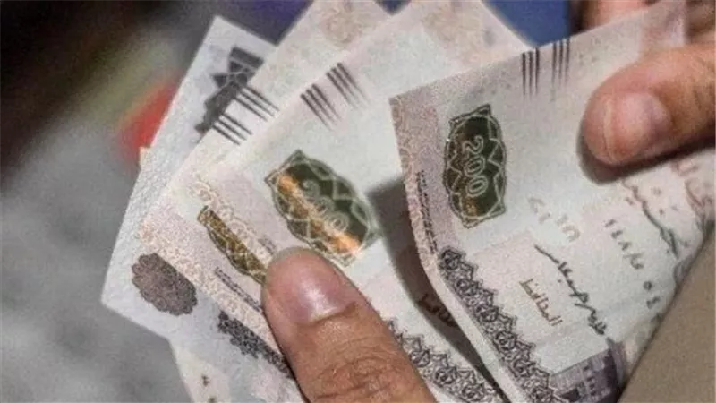 موعد صرف مرتبات أبريل وزيادات جديدة في الأجور بدءًا من يوليو