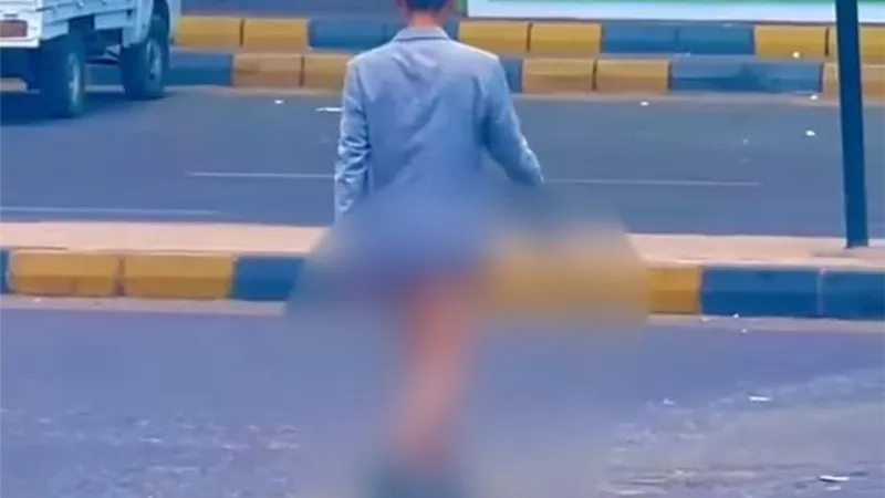 تجول كما ولدته أمه.. ما مصير «الشاب العاري» في شوارع الغردقة؟