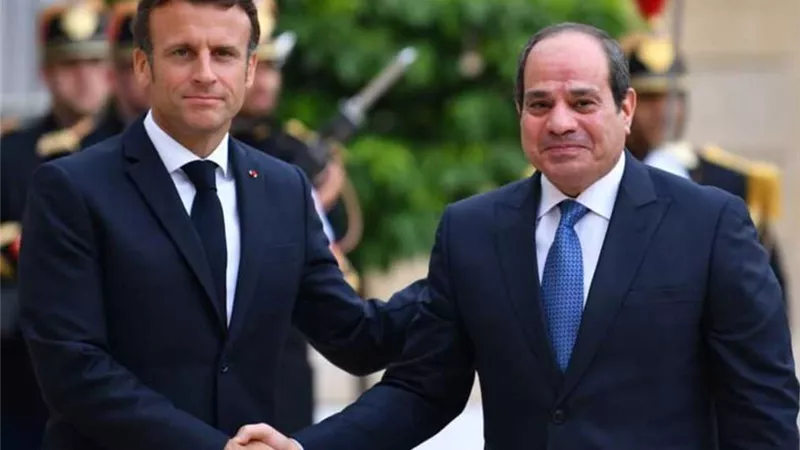 الرئيس السيسي ونظيره الفرنسي يبحثان هاتفيا الأوضاع بقطاع غزة