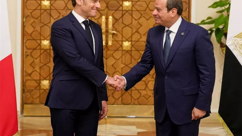 القوى السياسية تشيد بزيارة ماكرون لمصر وتؤكد دعمها لموقف الرئيس السيسي