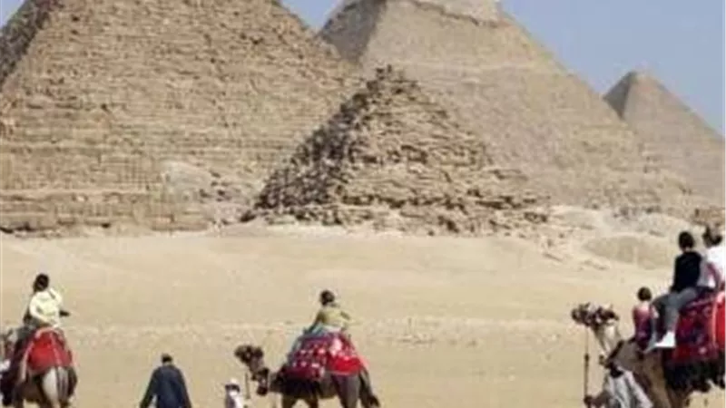 وزير السياحة يُعلق على ما حدث في الأهرامات خلال أول يوم للتشغيل التجريبي
