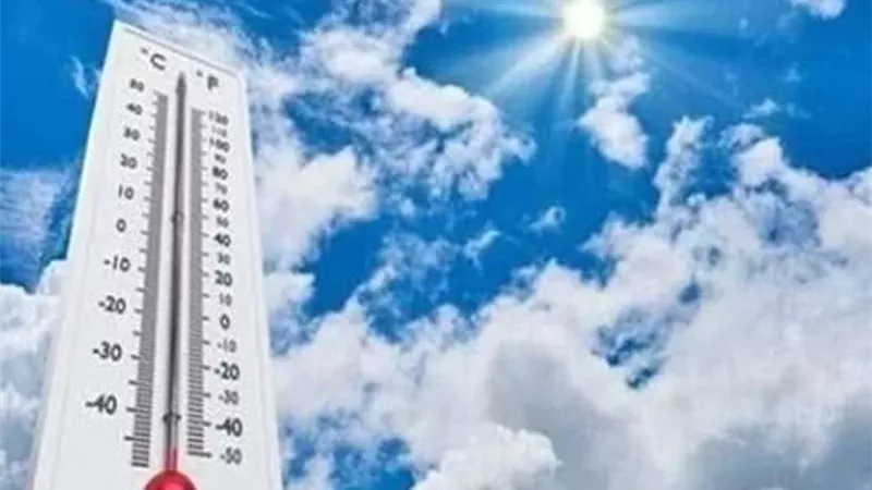 شبورة وأمطار خفيفة ورياح مثيرة للأتربة.. تفاصيل طقس اليوم الخميس