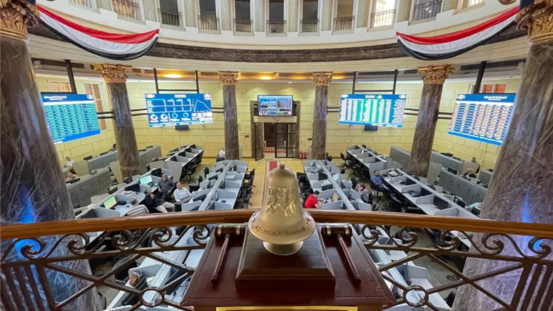 الحكومة تدرس خفض ضريبة الدمغة على تعاملات البورصة