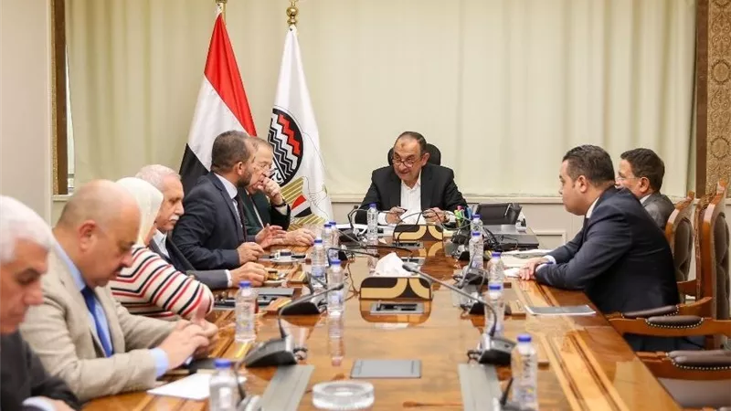 وزير قطاع الأعمال: تعزيز التعاون مع القطاع الخاص لتعميق الصناعة المحلية 