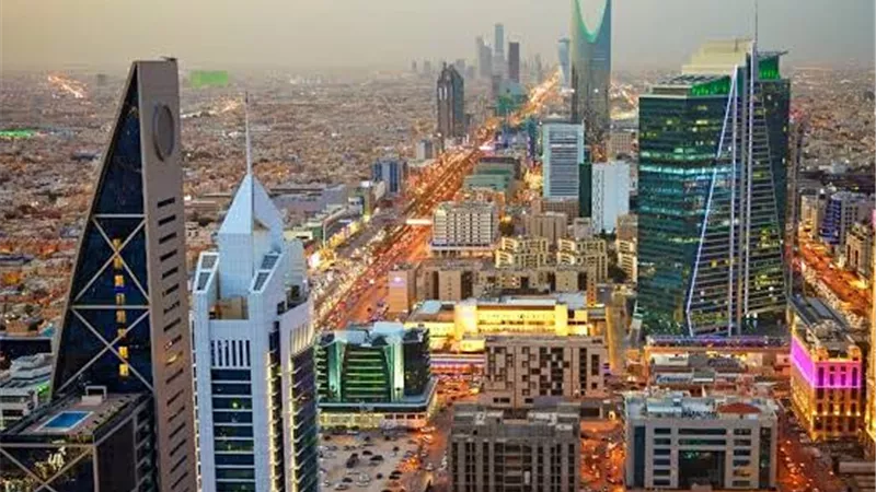 أكبر نسبة عجز في موازنة السعودية.. بنك جولدمان ساكس يكشف التفاصيل