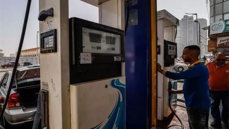 رسميًا.. زيادة أسعار البنزين والسولار بمقدار 2 جنيه اعتبارًا من الغد