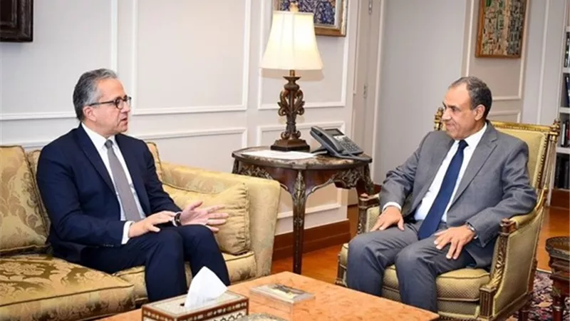 وزير الخارجية يستقبل المرشح المصرى لمنصب مدير عام منظمة اليونسكو