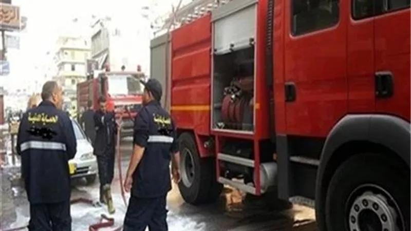 الدفع بـ10 سيارات إطفاء للسيطرة على حريق داخل 5 منازل بسوهاج