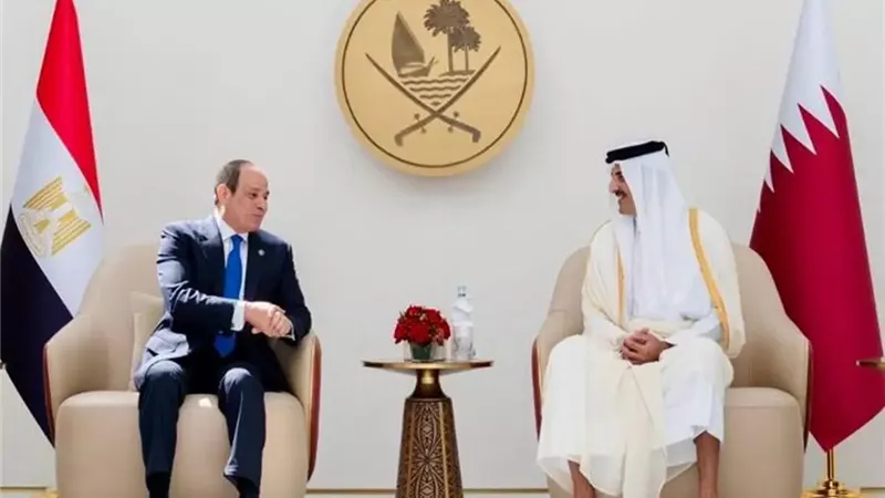 أمير قطر يستقبل الرئيس السيسي بمقر الديوان الأميري في الدوحة