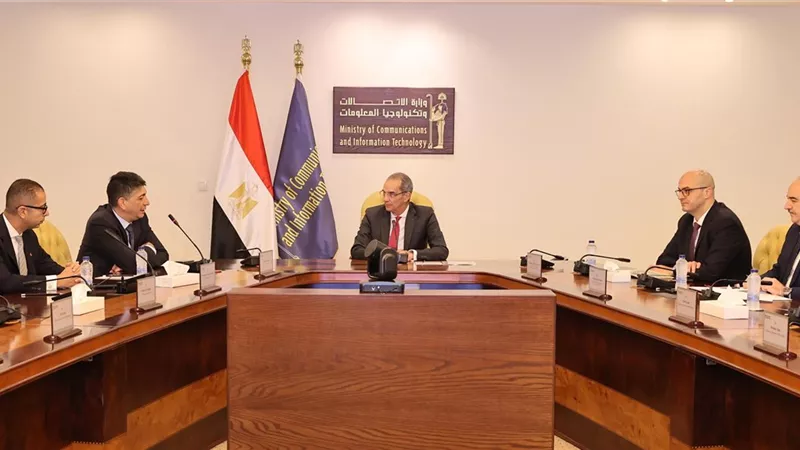 الاتصالات: نتواصل مع القطاع الخاص لتوفير بيئة ملائمة لتعزيز الاستثمار