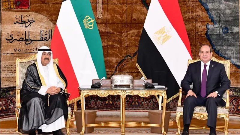 استقبال رسمي حافل للسيسي في الكويت بمرافقة الطائرات الحربية