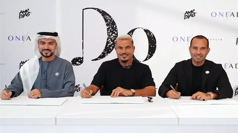 عمرو دياب يدخل عالم العقارات.. مشروع فندقي يجمع بين الذكاء الاصطناعي والموسيقى