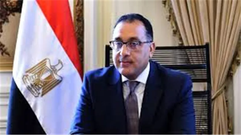 مدبولي يتابع توصيل المرافق لمشروعات الاستصلاح الزراعي في 