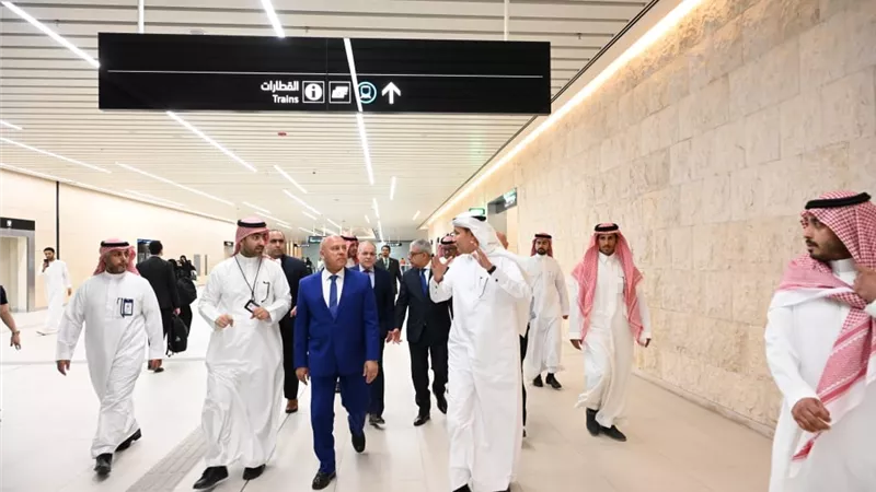 وزير النقل ونظيره السعودية يزوران مترو الرياض ويبحثان تعزيز التعاون الصناعي