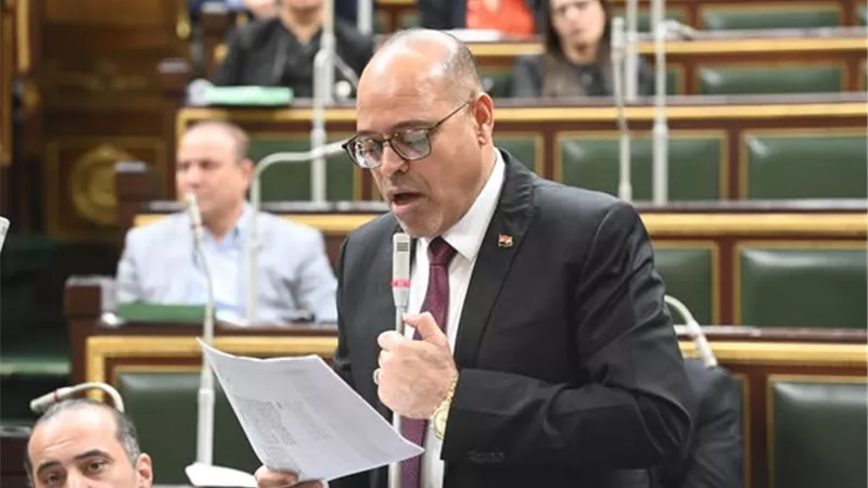 وزير العمل عن القانون الجديد: يُحقق مصالح الحكومة وأصحاب الأعمال والعمال
