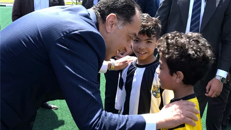 رئيس الوزراء يتفقد 