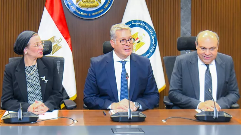 اجتماع ثلاثي لبحث مشروع وقود الطائرات المستدام بالعاصمة الإدارية