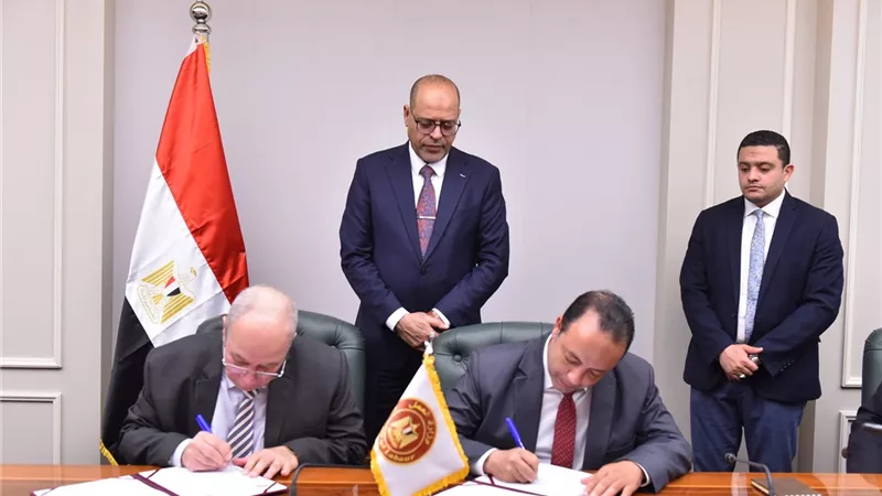 وزير العمل يوقع بروتوكول تعاون مع شركة إيطالية لتدريب الكوادر المصرية