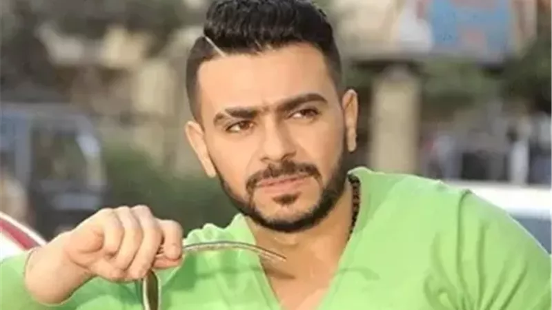 حادث يتسبب في تهشم سيارة الفنان كريم الحسيني.. وقائد الموتوسيكل في المستشفى