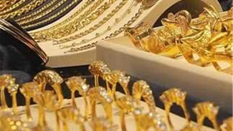 رغم التراجع العالمي.. قفزة في أسعار الذهب اليوم الجمعة 