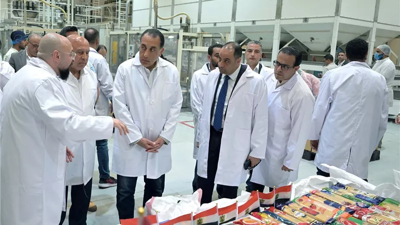 مدبولي يتفقد مصانع 