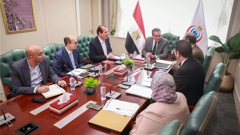 اجتماع عاجل لـ وزير الصحة لاستئناف نشاط محلات بلبن وكرم الشام