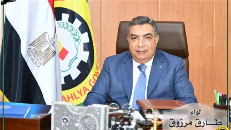محافظ الدقهلية: لا تراجع عن إيقاف أي سيارة تخالف الأجرة أو خط السير