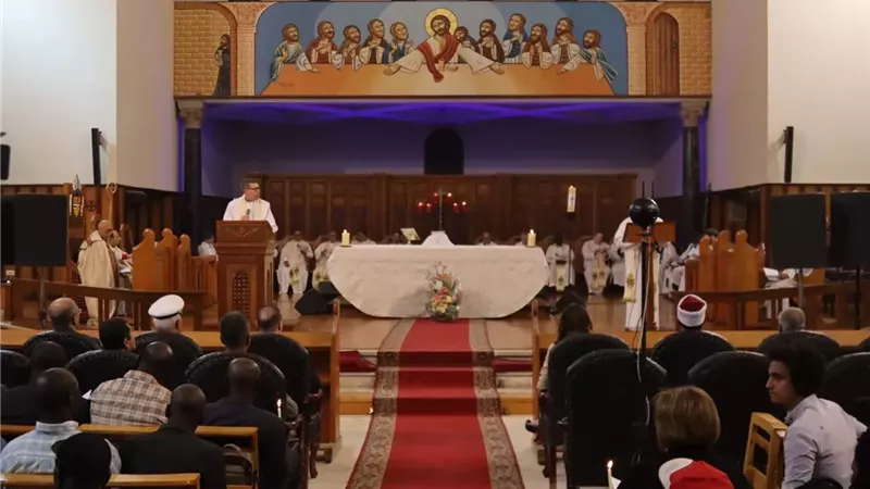 رئيس الكنيسة الأسقفية يترأس قداس عيد القيامة من كاتدرائية جميع القديسين