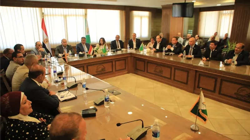 إنشاء مدارس جديدة.. تفاصيل اجتماع محافظ الجيزة مع أعضاء مجلسي النواب والشيوخ