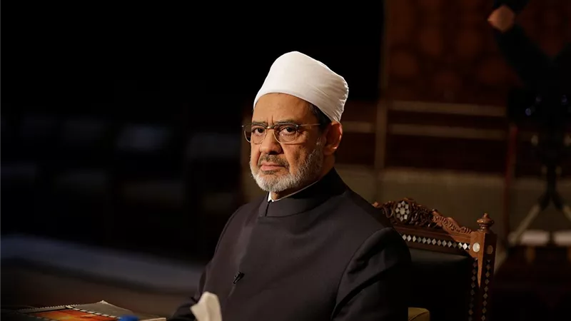 شيخ الأزهر يبحث مع وزير خارجية جامبيا سبل تعزيز دعم الأزهر الدعوي والتعليمي