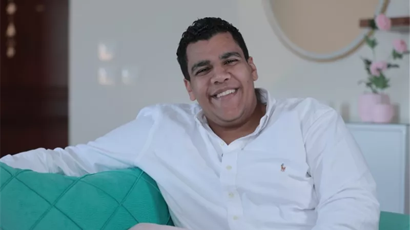 من هو مصطفى البنا؟ وكيف وصل إلى الشهرة؟ (فيديو)