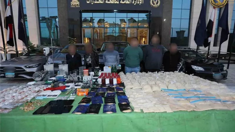 بقيمة 420 مليون جنيه.. الداخلية تحبط تهريب شحنة مخدرات ضخمة بالقاهرة