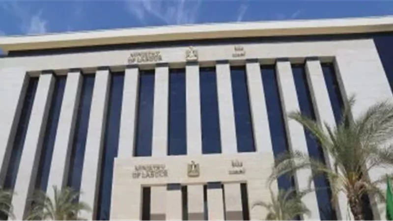 500 دولار راتب شهري.. وظائف بلبنان في المخابز والزراعة