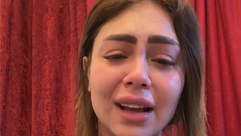 وقف محاكمة هدير عبد الرازق في قضية غسل الأموال لحين حسم قضية المحتوى الخادش
