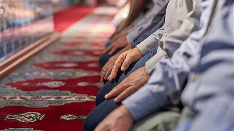 أفضل الدعاء والعبادات في يوم الجمعة .. تعرف عليها 