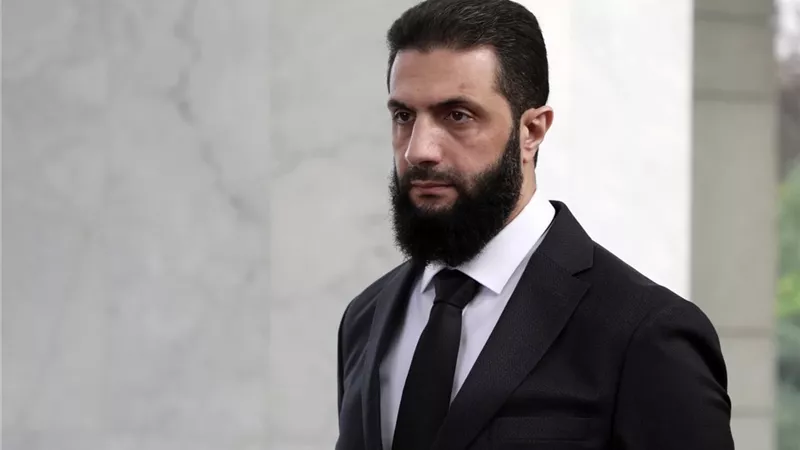 السويداء بلا جيش.. الشرع يفوض الدروز بإدارة المدينة ويهدد إسرائيل بحرب مفتوحة