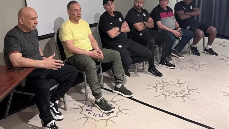 الجهاز الفني لمنتخب مصر  يدعم منتخب الشباب قبل انطلاق الأمم الإفريقية 