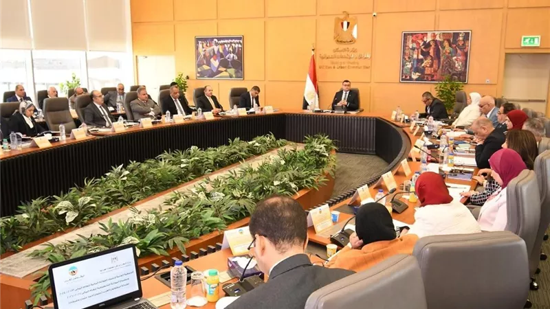 وزير الإسكان يترأس الجمعية العمومية لشركة المقاولون العرب 