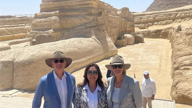 الحاكم العام لأستراليا تزور الأهرامات والمتحف المصري الكبير