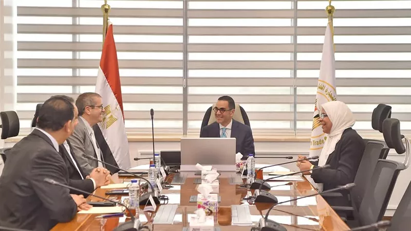 مصر تبحث مع لجنة القطن الدولية تعزيز التعاون ودعم صناعة الغزل والنسيج