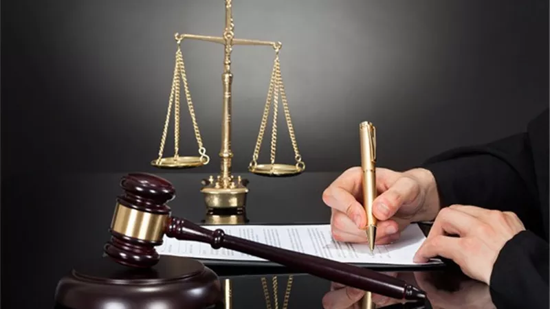بعد ساعات.. محاكمة عاطلين بتهمة الاتجار بالأسلحة النارية في الشرابية